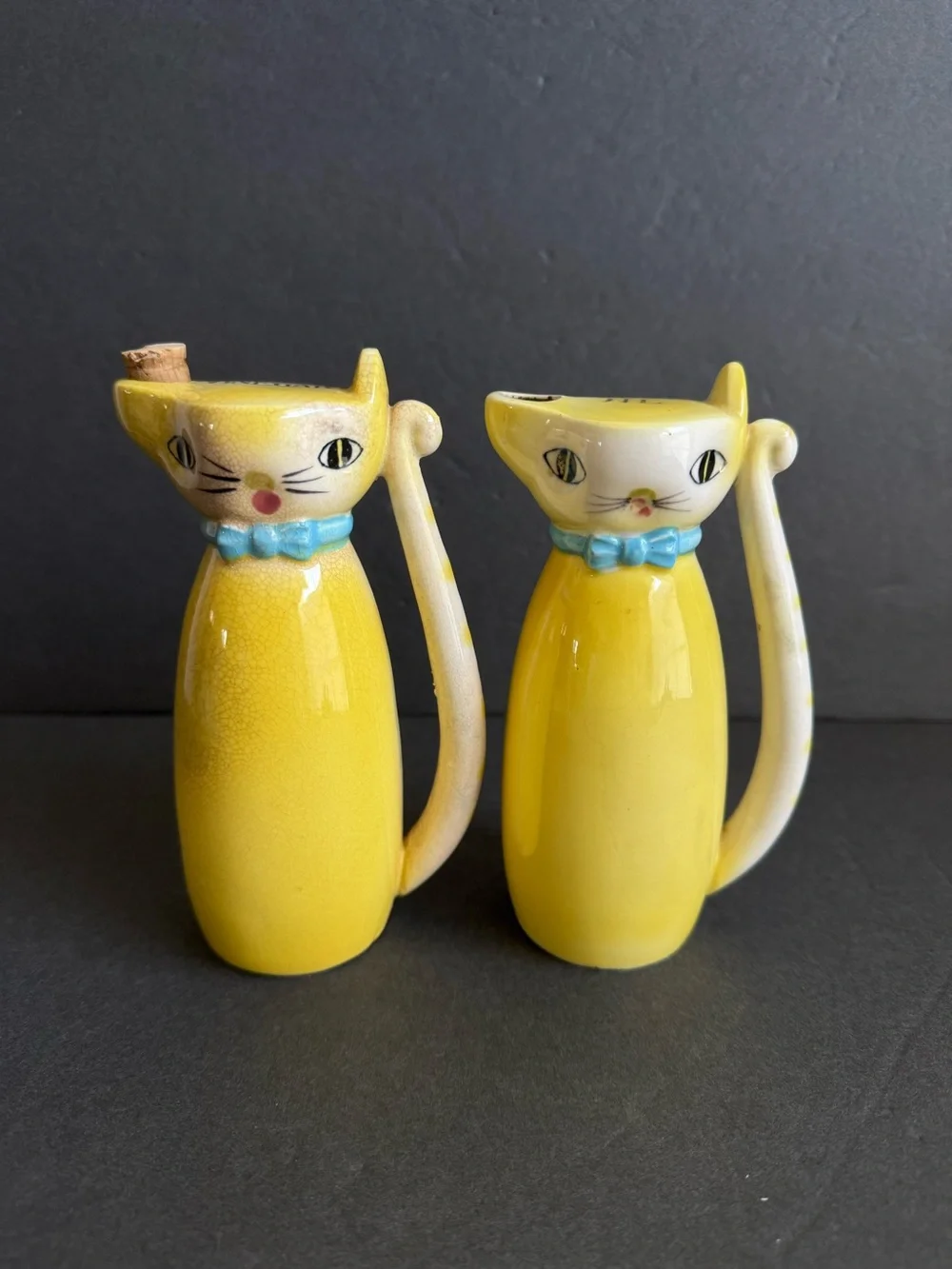 Lipper Mann Yellow Cat Cruet Set Oil Vinegar Anthropomorphic Vintage 50s
